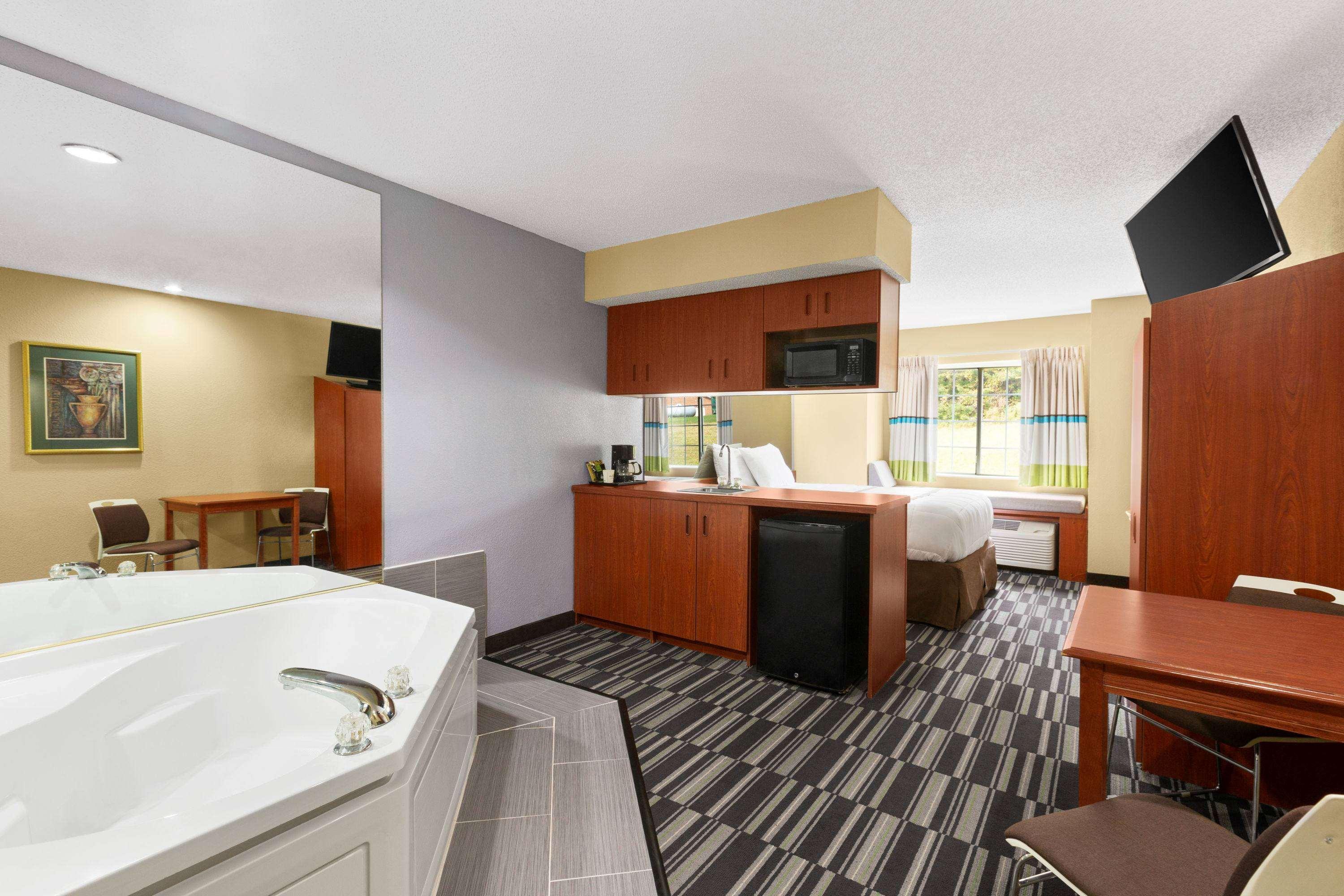 Microtel Inn & Suites By Wyndham Thomasville Zewnętrze zdjęcie